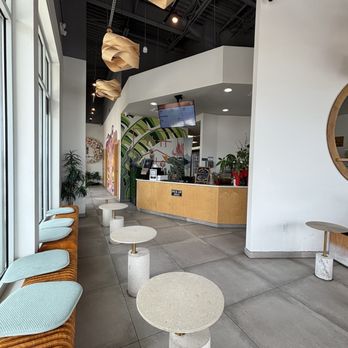 Möge Tee - Winter Garden - Seating area - Bubble Tea Near Me - Winter Garden, Florida