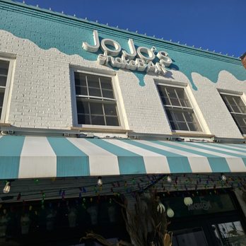 JoJo's Shake Bar - Naperville - Bars Near Me - Naperville, Illinois