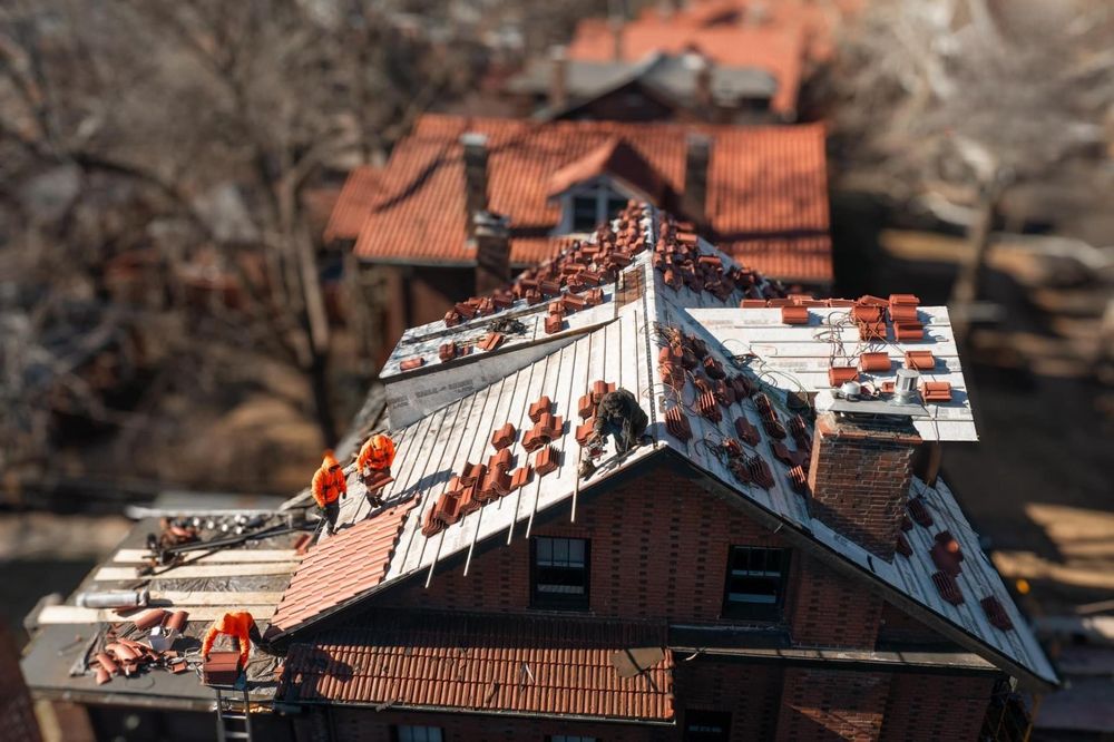 Slide of Pro Roofing Contractor