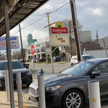 West Alabama Ice House - cute sign - Dive Bars Near Me - Houston, Texas West Alabama Ice House - cute sign - Dive Bars Near Me - Houston, Texas