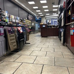 Magic Car Wash & Lube - Counter- waiting area