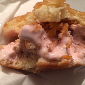 Afters Ice Cream - Strawberry crunch cookie in a glazed milky bun with AFTERS flake 3/2016 - Desserts Near Me - Pasadena, California