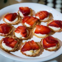 Tia Ampa Bakery - Mascarpone tarts with strawberries