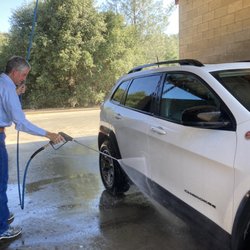 Pd Quick Carwash & Laundromat - Car wash area