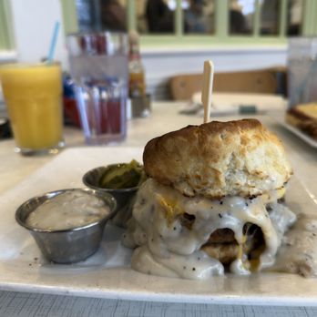 Anna's House - Grandville - Farmhouse Chicken and Biscuit - Breakfast & Brunch Near Me - Grandville, Michigan