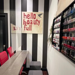 Q's Spa & Salon