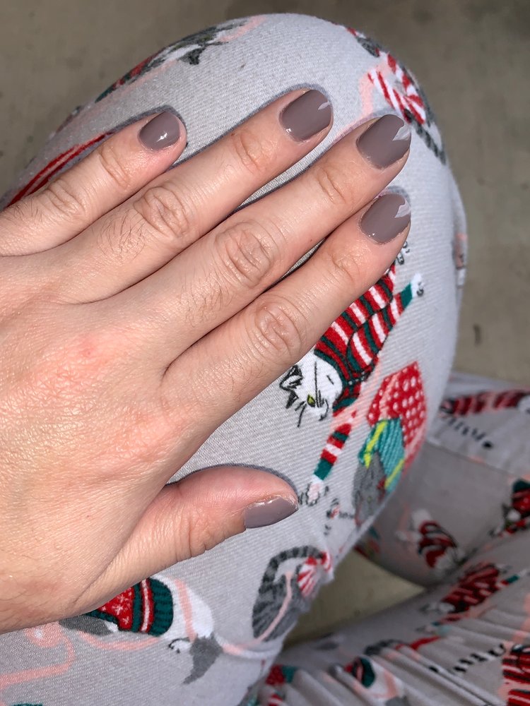 QT Nails Logo
