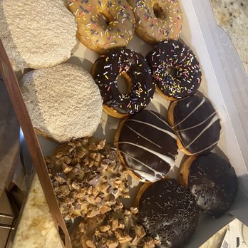 Rise'n Roll Bakery - YUMMMMMM M - Bakeries Near Me - Fishers, Indiana