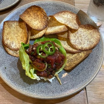 Moku Kitchen - Poke - Cocktail Bars Near Me - Honolulu, Hawaii