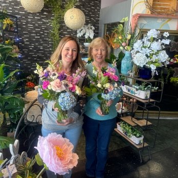 Fairfield Flowers - Lindsay and I took a class at Fairfield Flowers. We had a great time! - Florists Near Me - Virginia Beach, Virginia Fairfield Flowers - Lindsay and I took a class at Fairfield Flowers. We had a great time! - Florists Near Me - Virginia Beach, Virginia
