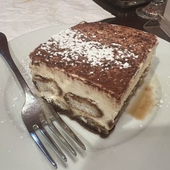 Jozanna's Casual Italian Restaurant - Tiramisu - Italian Near Me - Middlesex, New Jersey