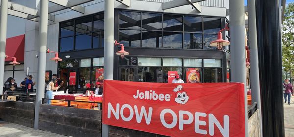 Jollibee by null