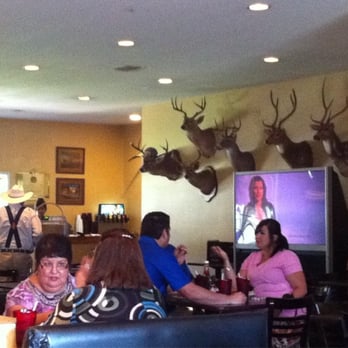 Lunkers Grill - American Near Me - Uvalde, Texas
