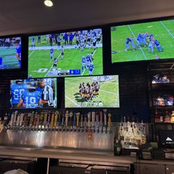 Buffalo Wild Wings - Bar seating