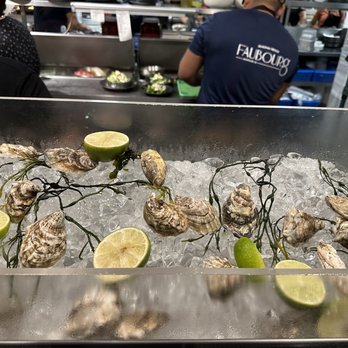 Faubourg Montclair - Oysters on melted ice - French Near Me - Montclair, New Jersey