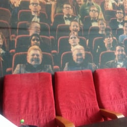 Grolsch Pub - Je kan op bioscoopstoelen zitten