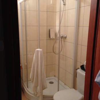 Aparthotel Astor - 2015_0710-Room 3-restroom - Hotels Near Me - Kraków, Massachusetts