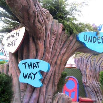 Alice's Curious Labyrinth - Amusement Parks Near Me - Marne La Vallee, 77