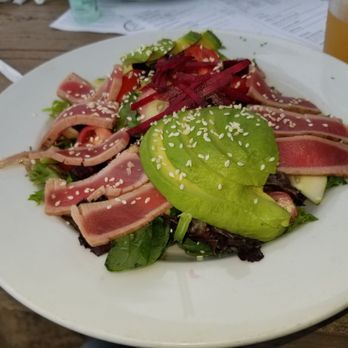 Lindy's Landing - Ahi Tuna Salad - American Near Me - Wauconda, Illinois Lindy's Landing - Ahi Tuna Salad - American Near Me - Wauconda, Illinois