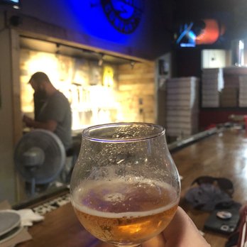 Creek Bottom Brewing - Sample of the Kentucky Vanilla Barrel Cream Ale from Lexington Brewing and Distilling. - Pizza Near Me - Galax, Virginia Creek Bottom Brewing - Sample of the Kentucky Vanilla Barrel Cream Ale from Lexington Brewing and Distilling. - Pizza Near Me - Galax, Virginia