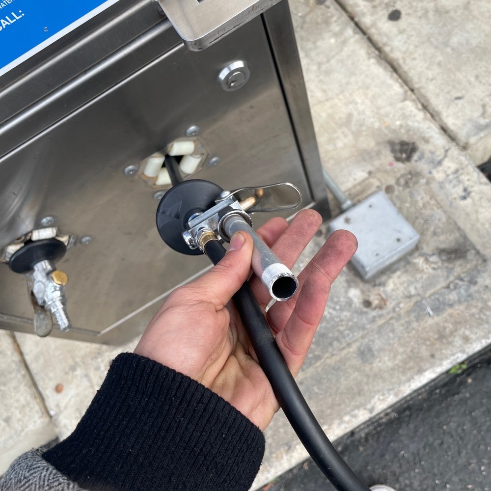 Mobil - How you gonna charge me for air when it's broken - Gas Stations Near Me - HEMET, California