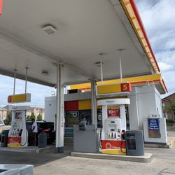 Shell - Shell - storefront and fuel pumping stations