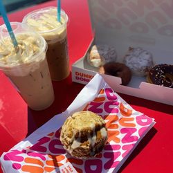 Dunkin' - Pumpkin cream cold brew, pumpkin signature latte, vanilla cream donuts