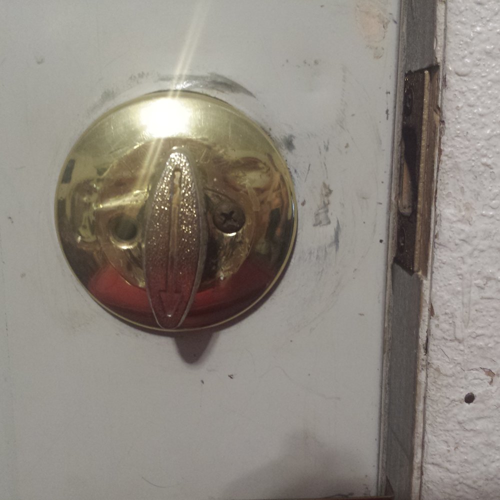 Crane Motel - Door with a lock that doesn't work!! - Hotels Near Me - Roswell, New Mexico