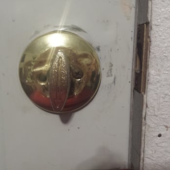 Crane Motel - Door with a lock that doesn't work!! - Hotels Near Me - Roswell, New Mexico Crane Motel - Door with a lock that doesn't work!! - Hotels Near Me - Roswell, New Mexico