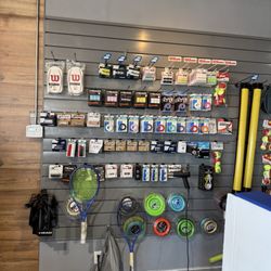 Tennis Factory - Inside