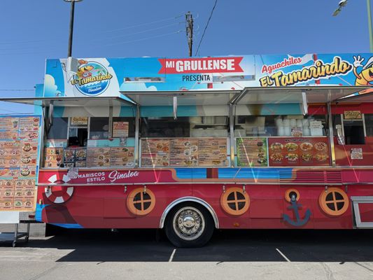 Aguachiles El Tamarindo by null