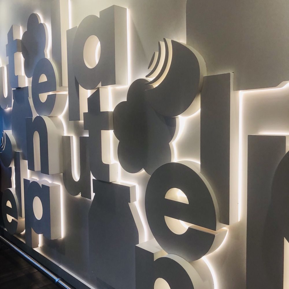 Nutella Cafe - Cool wall - Desserts Near Me - Chicago, Illinois