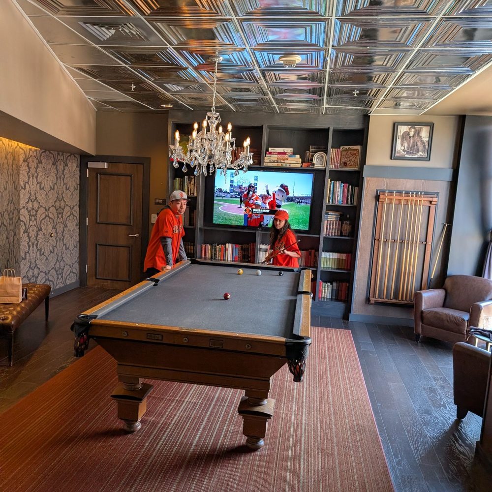 gold club san francisco dress code The Gold Club's famous fried chicken buffet is back