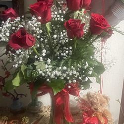 They were gorgeous when I got them, but my valentine day roses, didn't even last a week.