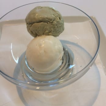 Cantaloup - "Sorbet" coconut and pistachio. Coconut was awesome !! - Modern European Near Me - São Paulo, SP