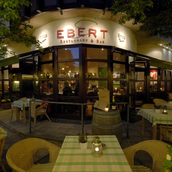 EBERT Restaurant & Bar - Unser lauschiger Sommergarten - German Near Me - Berlin, BE