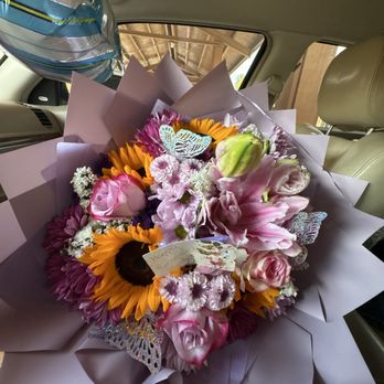Blue Petals - Floral Designers Near Me - Hesperia, California