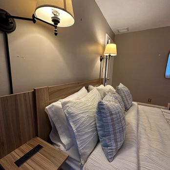 Evolb Enterprises Property Management - room A - Property Management Near Me Evolb Enterprises Property Management - room A - Property Management Near Me