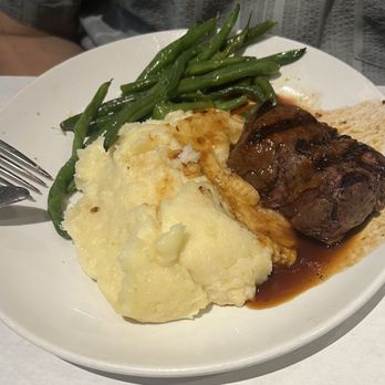Table 100 - My husband ordered Filet Mignon , mash potatoes & green beans . Yum! He loved it ! - New American Near Me - Flowood, Mississippi