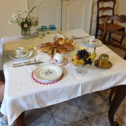 Manoir de la Moissie - Table avec petit déj bien copieux :p