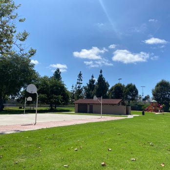 John Landes Park - Basketball courts, restrooms, playground - Parks Near Me - Oceanside, California