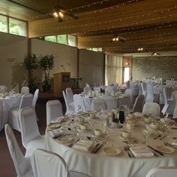 Cedarhill Golf & Country Club - Table setting from a wedding in our Cedar Hall.