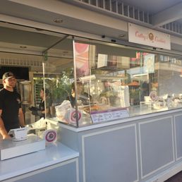 Kiosk of the Cathy's Cookies in DowntownDisney