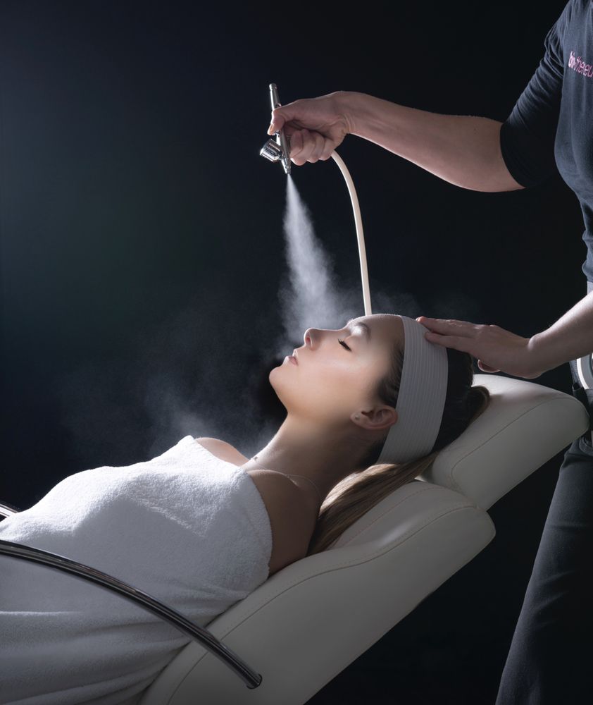 Essential Kneads Skin and Body Clinic Logo