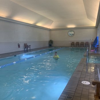 Williamsburg Lodge, Autograph Collection - Indoor pool - Hotels Near Me - Williamsburg, Virginia Williamsburg Lodge, Autograph Collection - Indoor pool - Hotels Near Me - Williamsburg, Virginia
