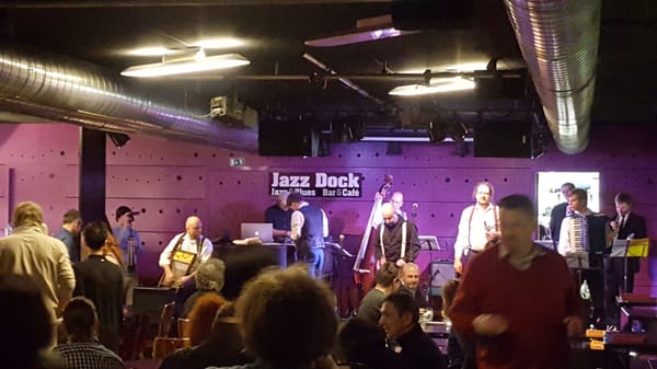 Jazz Dock by null