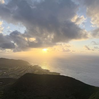 Koko Head - Beautiful sunrise - Hiking Near Me - Honolulu, Hawaii Koko Head - Beautiful sunrise - Hiking Near Me - Honolulu, Hawaii