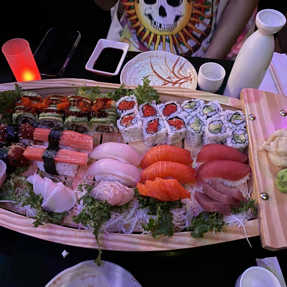 Lover Sakura Boat for 3 Lover Sakura Boat for 3