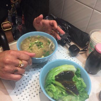 九記牛腩 - Vermicelli noodles in broth and vegetables - Cantonese Near Me - Hong Kong, HK