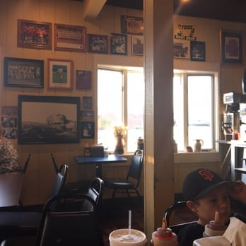 Hickory Hut - Restaurant - Barbeque Near Me - Salina, Kansas